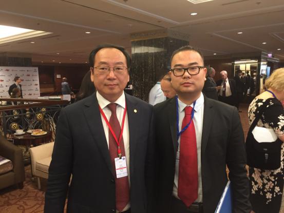 4德和衡莫斯科律所执行主任卢森通与中国人民对外友好协会副会长合影.jpg